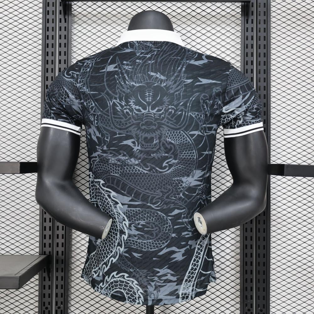 Real Madrid "Dragón Negro" Edición Especial