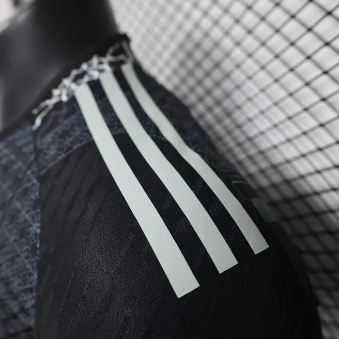 Real Madrid "Mosaic Heritage" Black Edition Edición Especial