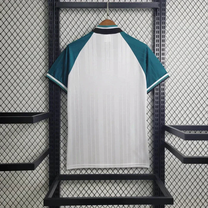Liverpool Retro 1993-1994 Visitante Kit