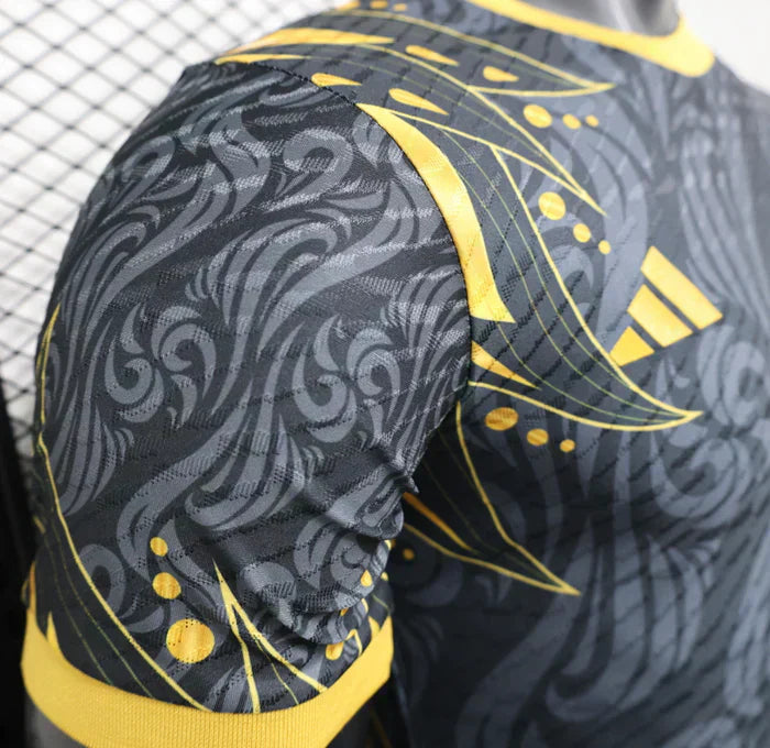 Real Madrid "Golden Wolf" Edición Especial