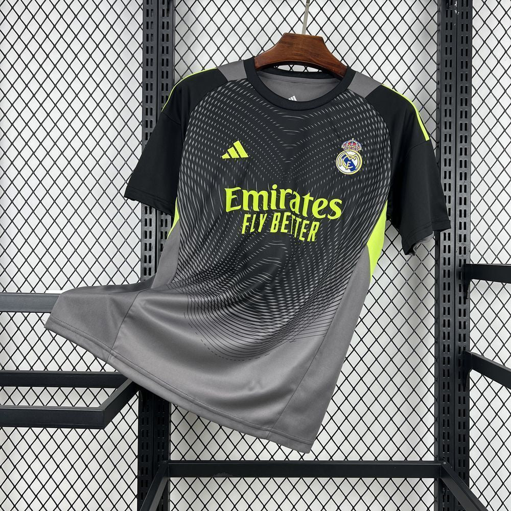 2025/2026 Real Madrid Goalkeeper Kit Visitante