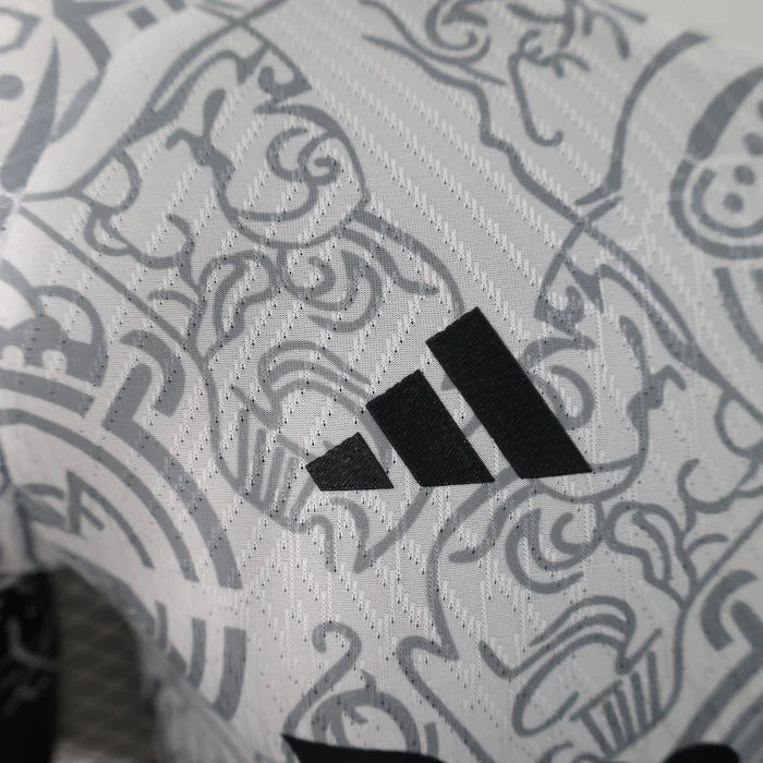 Real Madrid "Galactic Fortress" Edición Especial